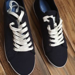🌸3x$25🌸 NWOT náutica navy sneakers